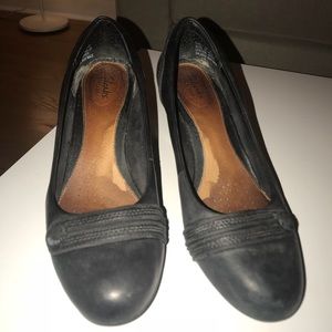 Comfy Clark’s heels for work size 9